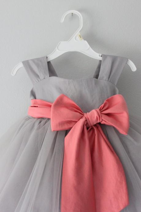 grey flower girl dress with pink sash,Sleeveless Round collar flower girl dress